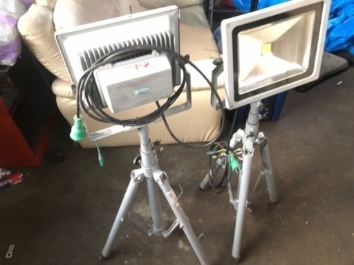 本日限定 3脚スタンド付きLED投光器 2個セット