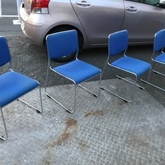 スタッキングチェア4脚　在庫あります。の画像