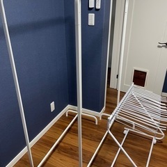 IKEAのハンガーラック×2、スラックスハンガー×1