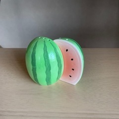 【新品】スイカ　胡椒入れ