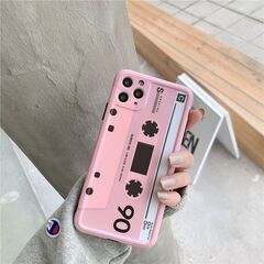 【新品未使用】【即日・手渡し可】iPhone11Pro/5.8インチ ピンクのラジカセ ストラップ ストリート アイフォン ショルダー ストラップ ストラップホール シリコン製 キャラクター 小型 薄型 軽量 ショルダー カバー ケース 韓国 BLACKPINK おしゃれ かわいい インスタ VLOG アニメ TikTok Instagram iPhone 11 Pro / 11 / SE 第3世代 / SE 第2世代 / XS / XR / X / 8 / 7  の画像