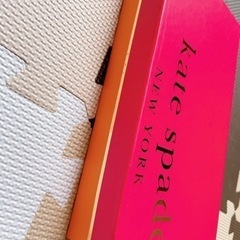 【5/15までに引取限定価格】ケイトスペード　長財布の箱と紙袋の画像