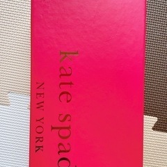 【5/15までに引取限定価格】ケイトスペード　長財布の箱と紙袋の画像