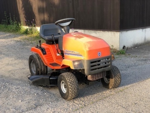 16馬エンジン　ハスクバーナ LT-130　　乗用タイプ　芝刈り機　引き取り限定