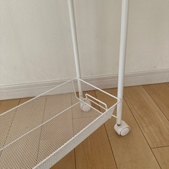 無料！キッチンラック キャスター付きの画像