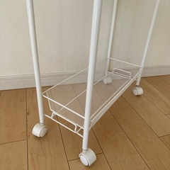 無料！キッチンラック キャスター付きの画像