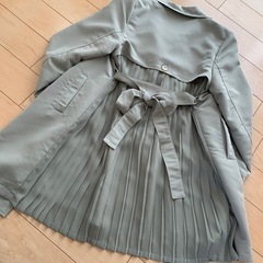 ⑧バックプリーツコート　サイズ140の画像