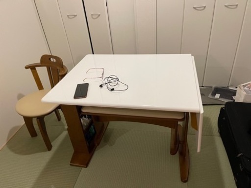 白ウールダイニングテーブルセット