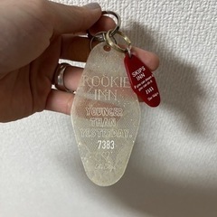 SKIPS ホテルルームキー風キーホルダー