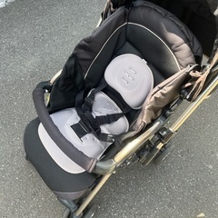 コンビ　ベビーカーの画像