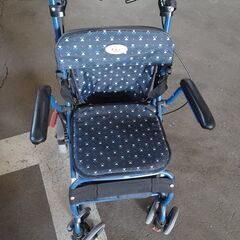 座れるシルバーカート