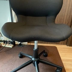 オフィスチェア メッシュ ブラックの画像