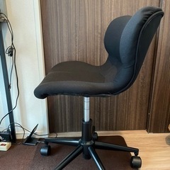 オフィスチェア メッシュ ブラックの画像