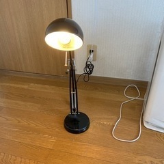 IKEAの卓上照明
