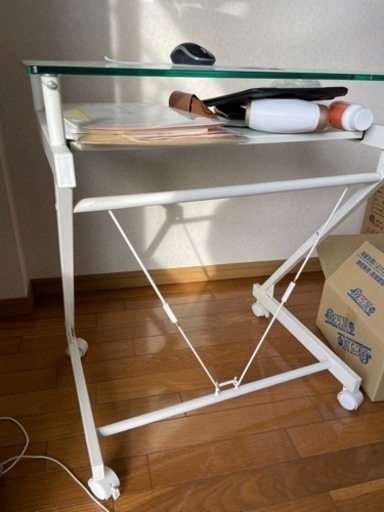 ガラステーブルと椅子セット