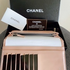 CHANEL 財布➕LVメガネの画像