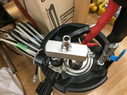 ( *´艸｀)大幅値下げしました★リキッド　CV-18N-LG　コンテナベッセル　現状品　中古品　ホース付き　【ハンズクラフト宜野湾店