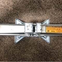 BRZの内装パーツ　ラゲッジトレイと純正ジャッキと内装剥がしキットの画像