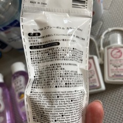 アルコール、除菌スプレー、ハンドクリームなどの画像