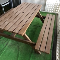 ダイニングテーブルの画像