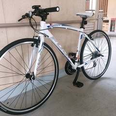 クロスバイク Fuji SPARROW 8×3の24段 の画像