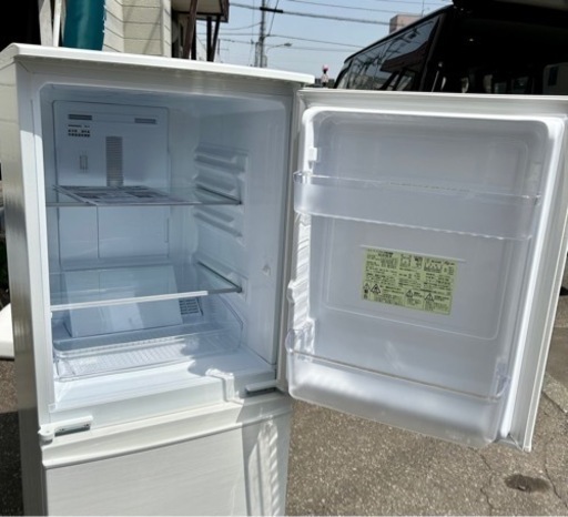 札幌市内配送無料 美品 18年製 シャープ SHARP 137L 2ドア冷蔵庫 SJ-D14E-W どっちもドア