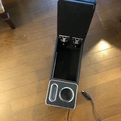 トヨタ　ヤリスクロス　アームレストの画像