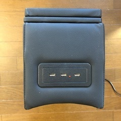 トヨタ　ヤリスクロス　アームレストの画像