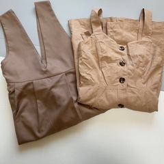 ベージュ　ワンピース