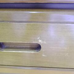 大きな食器棚の画像