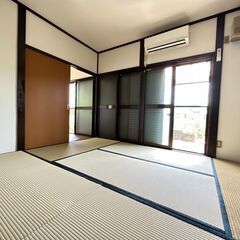 海老名市平屋⭐️広い庭付き！ウッドデッキ！屋根付き駐車場無料！バイク相談！礼金0！エアコン新品2台！リフォーム済み！ - 海老名市