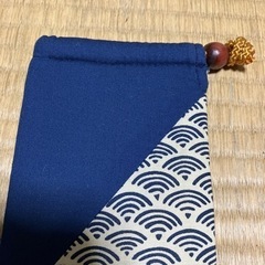 小さなマットとメガネケースですの画像