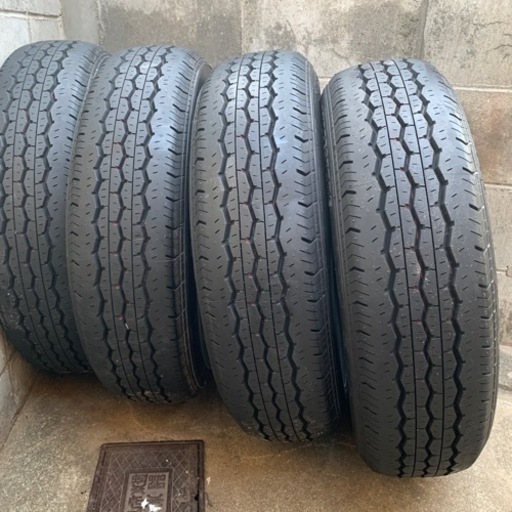 ハイエース純正タイヤ