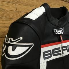 【値下げ】革ジャン  BERIK 牛革パンチングレザー レーシングジャケット  良品 Lサイズ(表記EU/50) 肩/肘/背パッド付きの画像