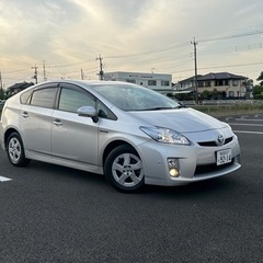 トヨタプリウス 21年です 距離9万です 車検証6年9月までです