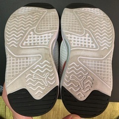 ✨美品✨PUMA キッズスニーカー17㌢の画像