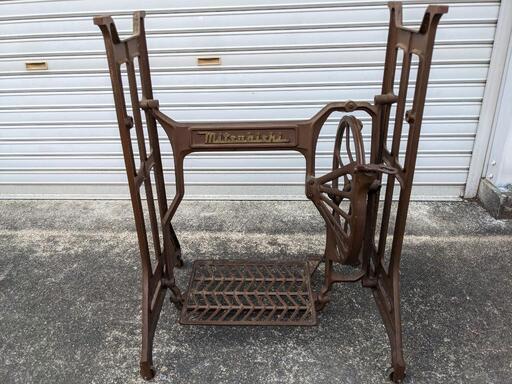 MITSUBISHI　ミシン脚のみ　中古品