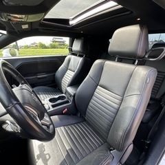 商談中【車検2年取得済み！美車！】ダッジチャレンジャー　SXT plus サンルーフ！本革シート！CARFAX&AUTO CHEACK有り！の画像