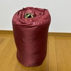 寝袋　赤色