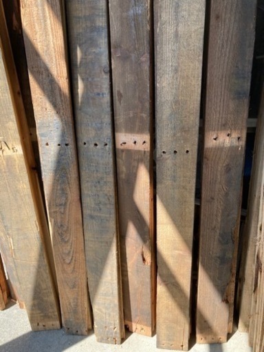 囲いにも╰(*´︶`*)╯♡100枚くらいあります木材^ - ^古き良き(*´꒳`*)古民家再生(*^o^*)リノベ(*´꒳`*)アメリカンBOX(*´꒳`*)