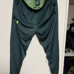 アンダーアーマー　Sサイズ　トレーニングパンツ