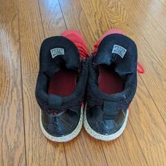 adidas boostスニーカーの画像