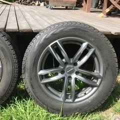 スタッドレスタイヤ 215/65R17の画像