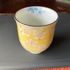 コーヒーカップと湯呑みはいかがですか。の画像