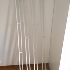 カーテンレール　白の画像