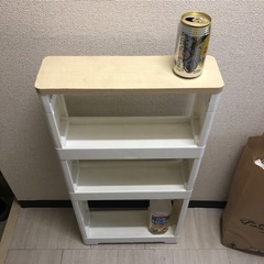 コロ付きの棚の画像