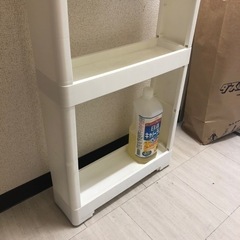 コロ付きの棚の画像