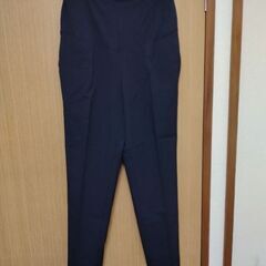 マタニティウェア　ユニクロマタニティスマートアンクルパンツ(未使用)の画像
