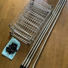 銀ラック　4段お譲りします。の画像