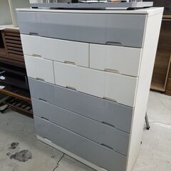 リサイクルショップどりーむ天保山店 No7919 ハイチェスト オシャレな２色の色彩！！ グレーと白のマリアージュ！